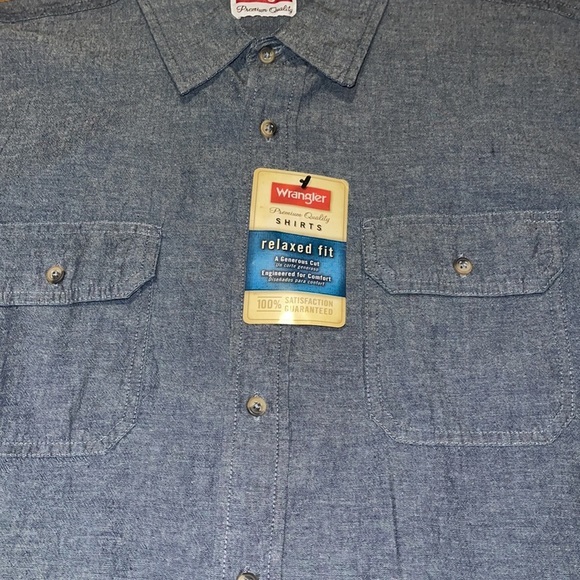 Wrangler shirt premium quality Denim Semi Chambray Button up new w tags - Picture 2 of 3